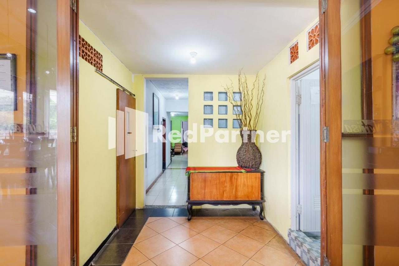Nafisa Homestay Syariah Near Jatim Park 3 Batu Mitra Reddoorz Маланг Экстерьер фото
