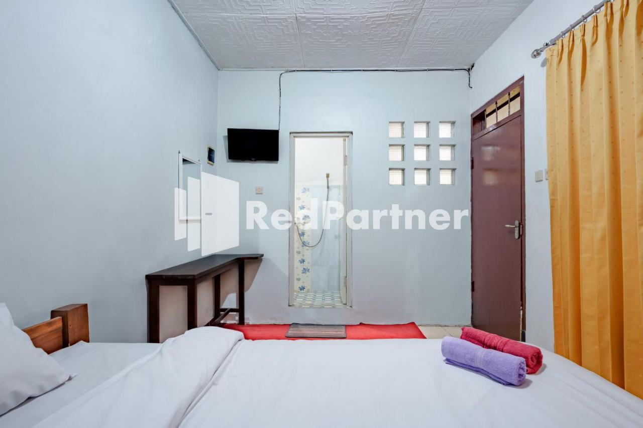 Nafisa Homestay Syariah Near Jatim Park 3 Batu Mitra Reddoorz Маланг Экстерьер фото