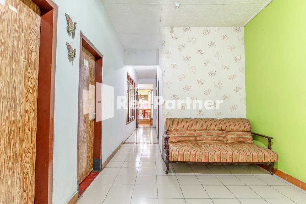 Nafisa Homestay Syariah Near Jatim Park 3 Batu Mitra Reddoorz Маланг Экстерьер фото