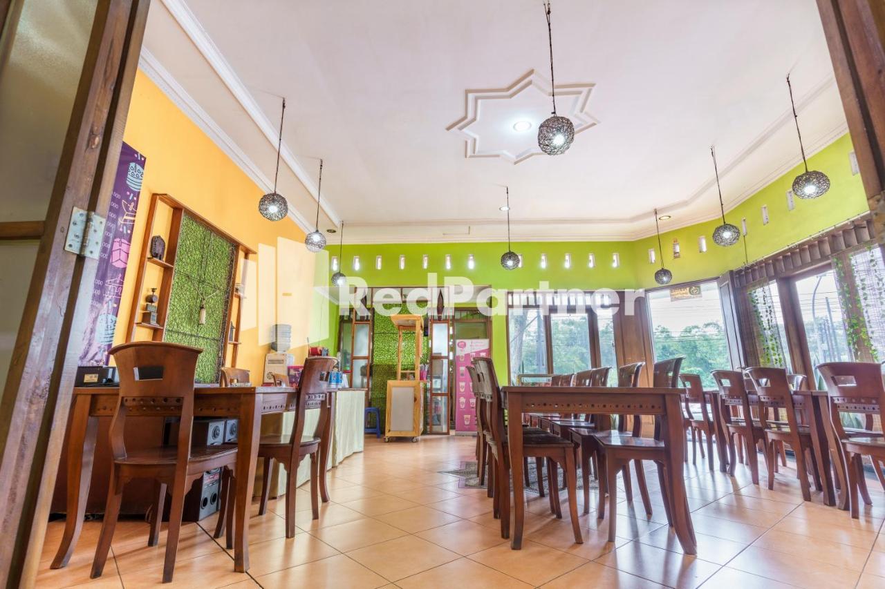 Nafisa Homestay Syariah Near Jatim Park 3 Batu Mitra Reddoorz Маланг Экстерьер фото